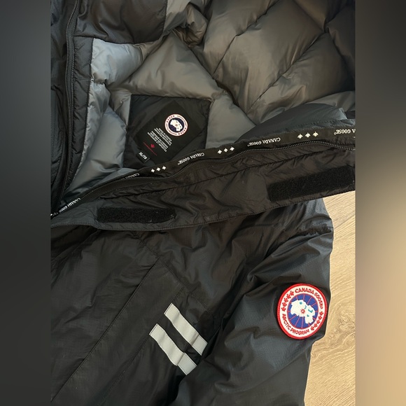 Canada Goose Mountaineer Parka - Picture 4 of 5